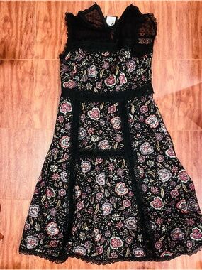 Nanette Lepore Black Floral embroidery pattern wedding vacation classic dress
